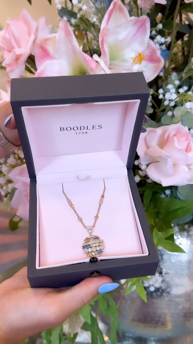 Fall in love with @boodles high jewellery collection inspired by @nationalgallery masterpieces ✨  Explore it all inside 112-114 Briggate 📍